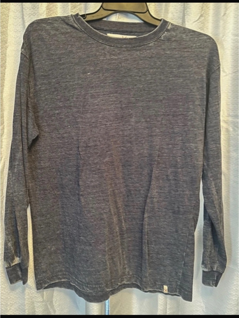 Vineyard Crew Long-Sleeve Crewneck Shirt